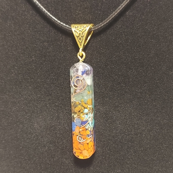 Jewelry - Chakra Crystal Pendant Crushed Stones w Copper Wire Swirl Pendant Necklace